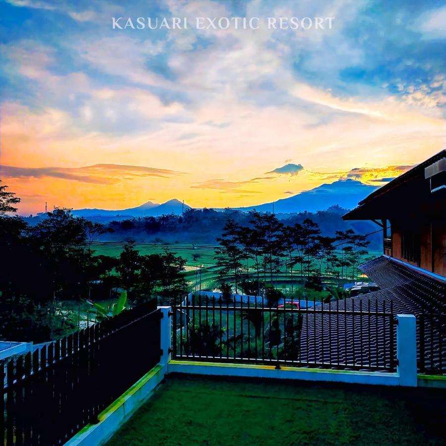 Kasuari Exotic Resort Magelang Extérieur photo