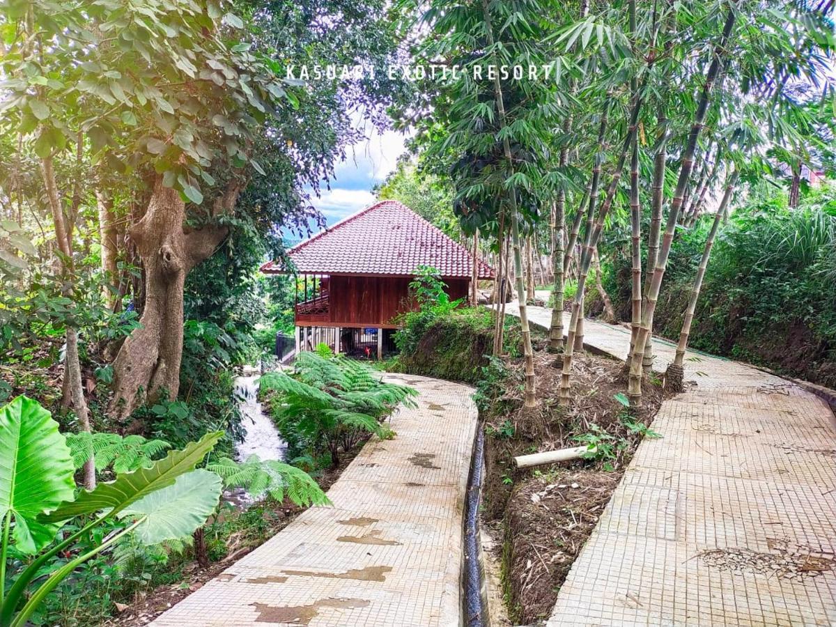 Kasuari Exotic Resort Magelang Extérieur photo