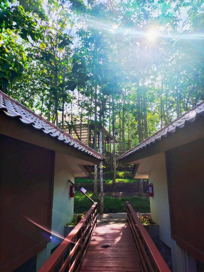 Kasuari Exotic Resort Magelang Extérieur photo